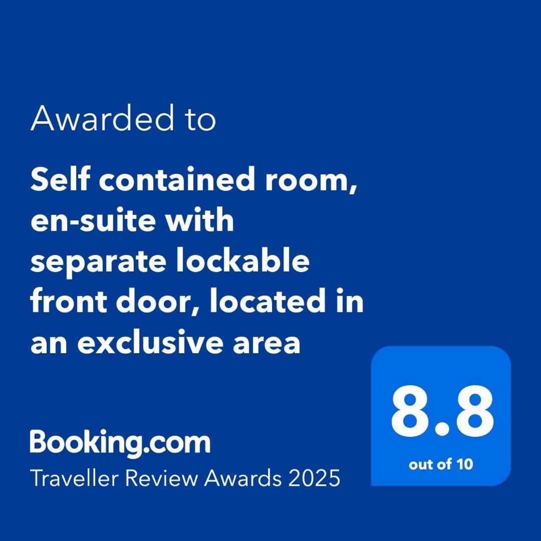 Self Contained Room, En-Suite With Separate Lockable Front Door, Located In An Exclusive Area Wednesbury Exterior photo